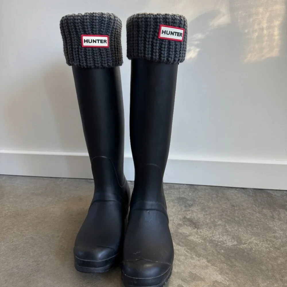 Original Hunter Rain Boots Size 8.5 with Original Hunter Book Socks Size L - Picture 2 of 5